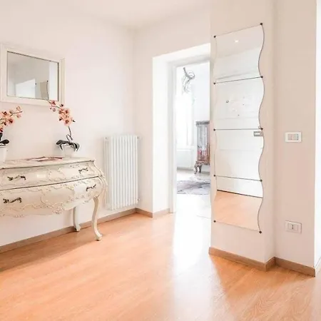 Deluxe Apartment *